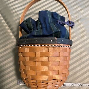 2004 Longaberger Collector Club Basket